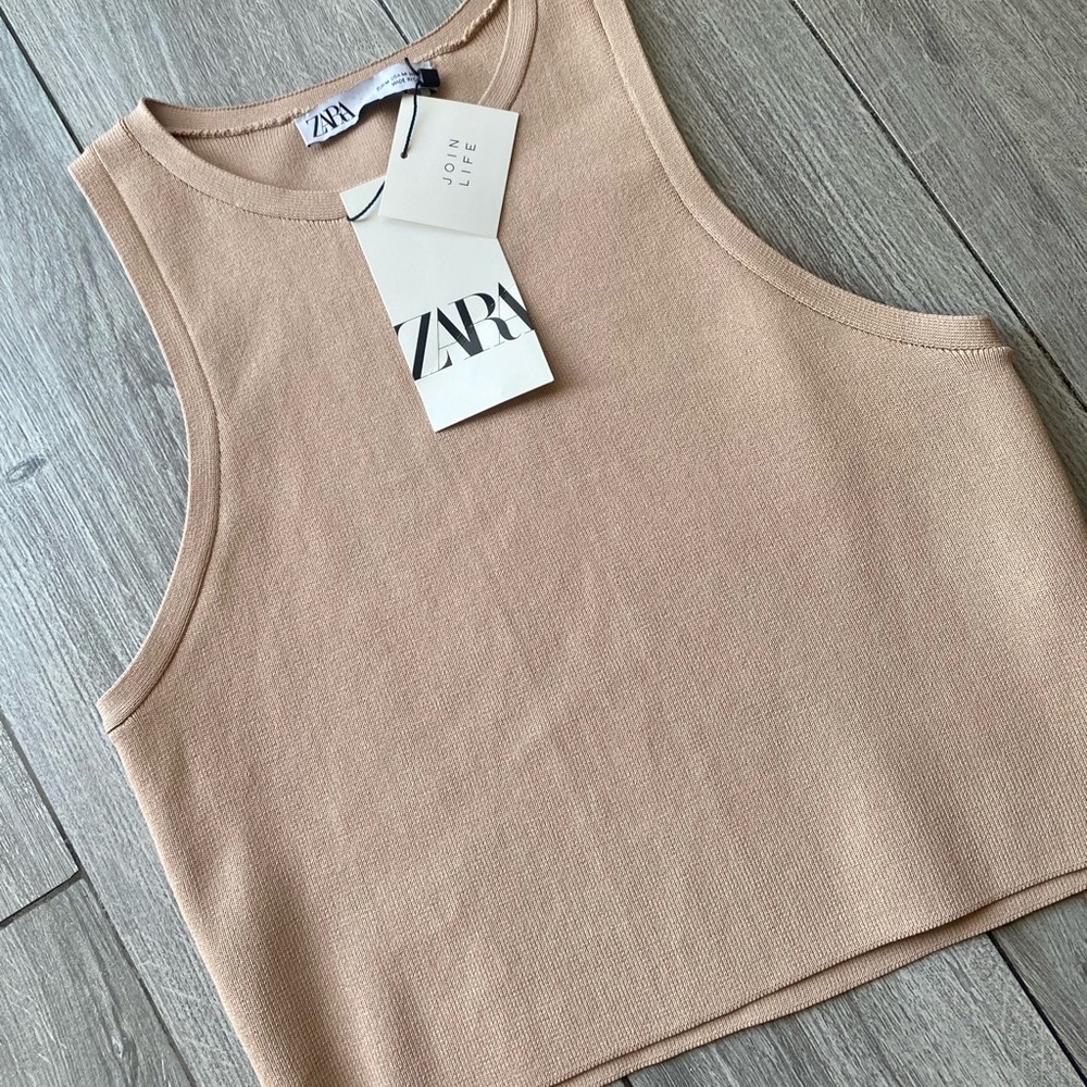 Zara top never worn !